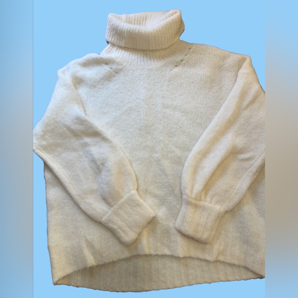 J Crew Turtleneck Sweat Cream Sz M